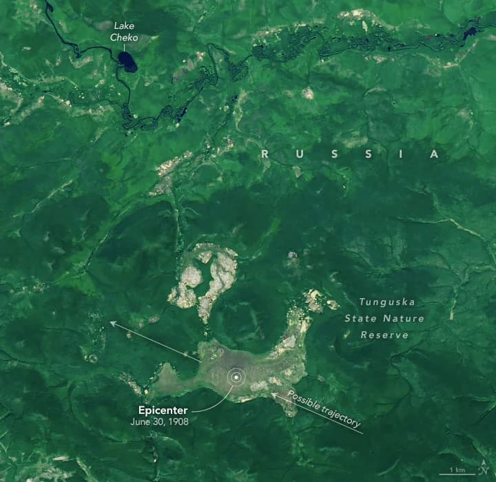 2024年7月6日の衛星画像。現在の森林や川、チェコ湖と、推定される爆発中心・天体の進路が示されている